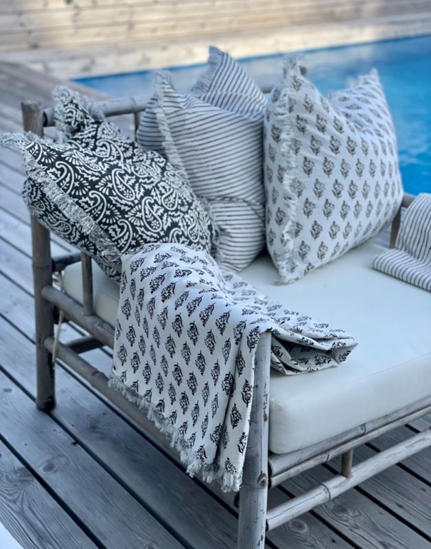 Throw Hope Blue